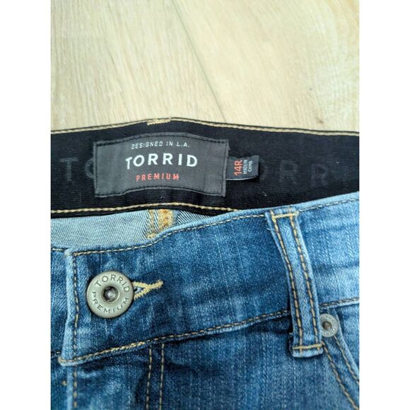 Torrid Distressed Bombshell Skinny Jeans - Picture 6 of 8